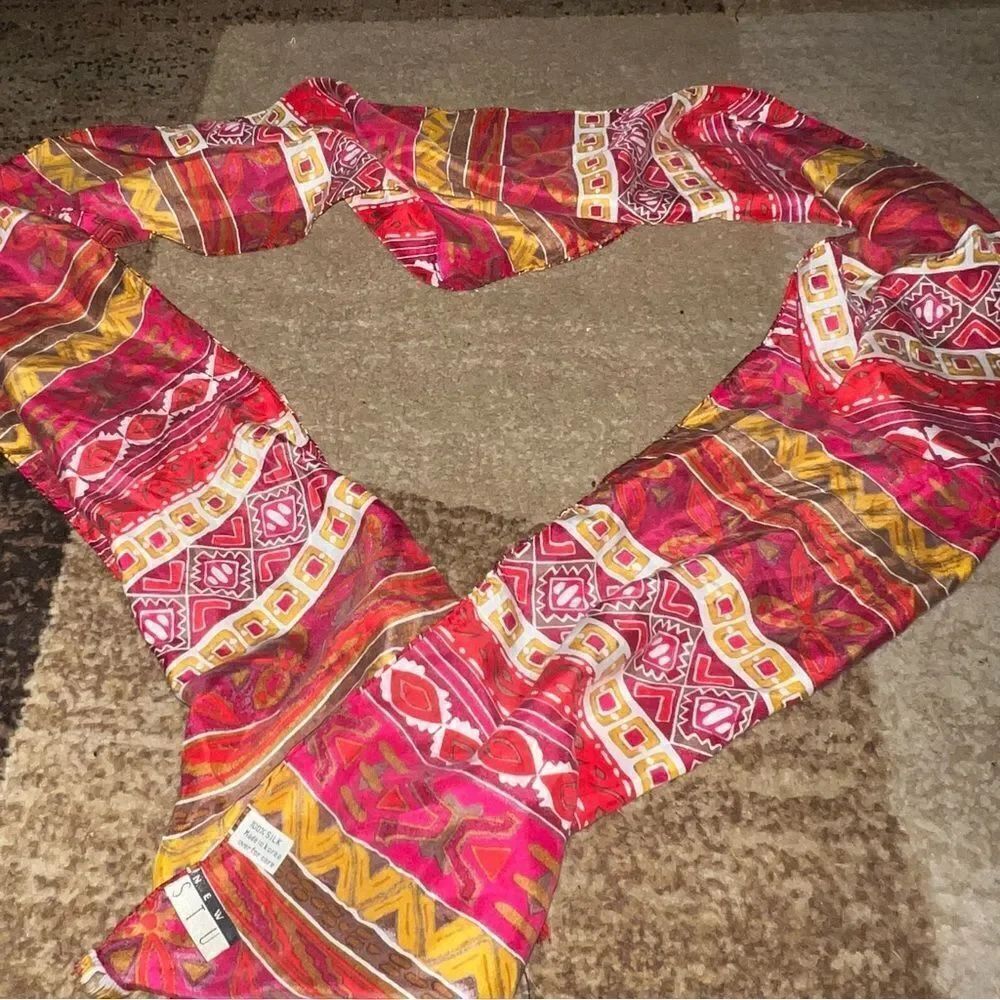 New York studio scarf